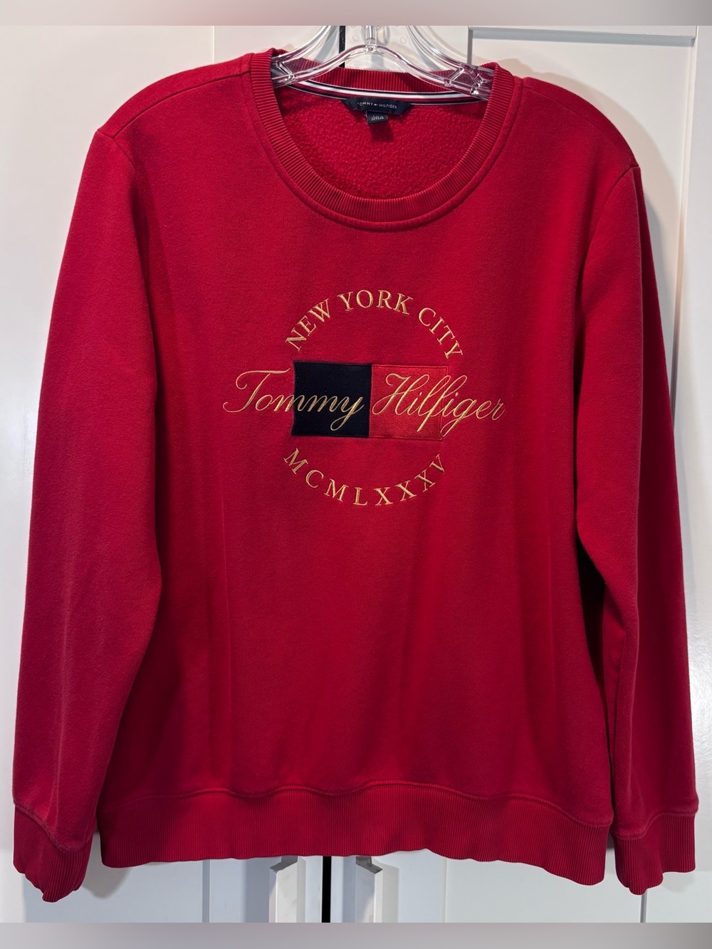 Tommy Hilfiger Cotton Blend Womenโs L Red Crewneck Sweatshirt New York City Logo